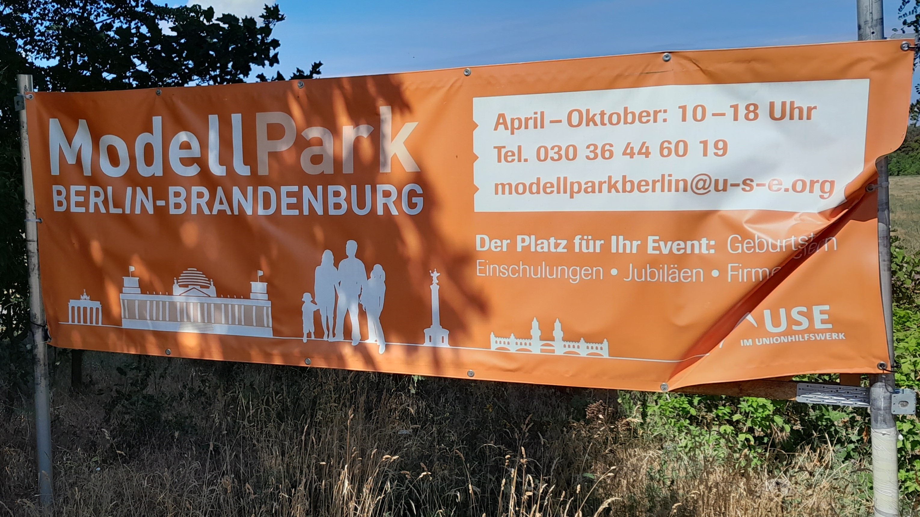 Busparkplatz fr den Modellpark