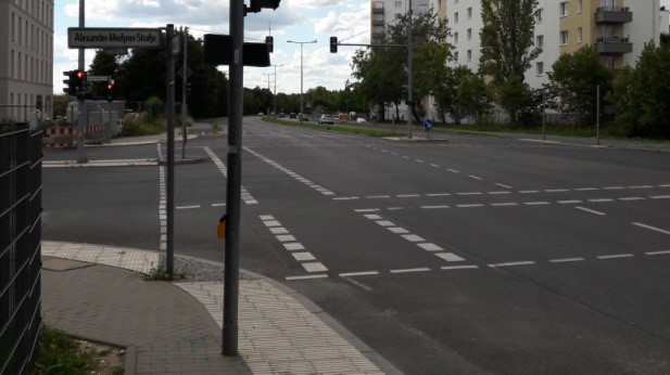 Neue Bushaltehaltestelle an der Strae 