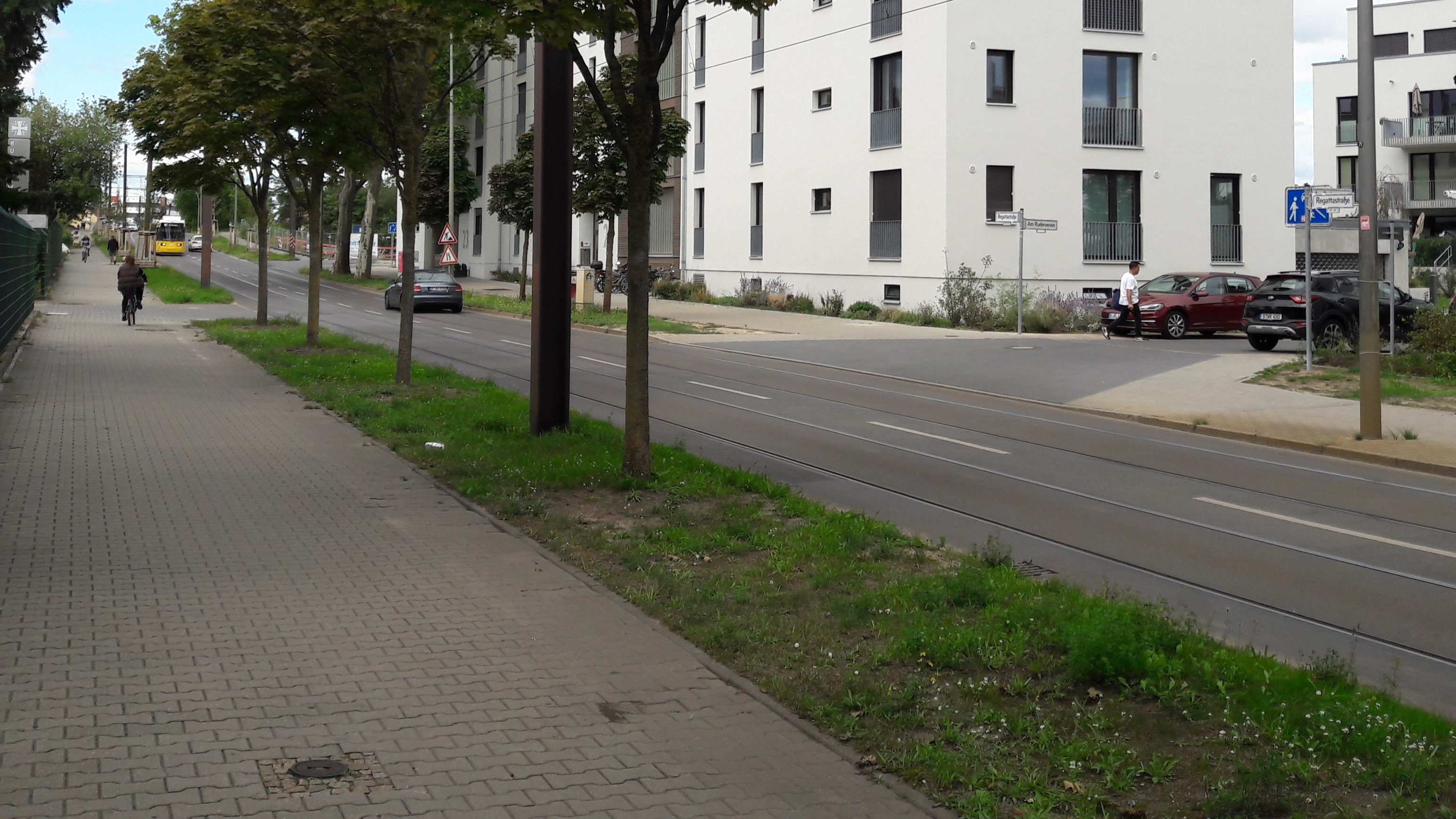 Neue Straenbahnhaltestelle an der Regattastrae fr die Linie 68